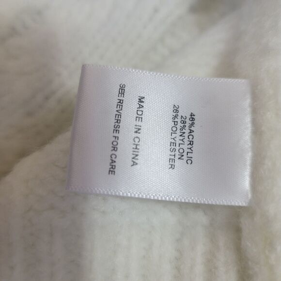 Lucy Paris Bertie V-neck winter white sleeveless sweater size medium - Picture 5 of 5